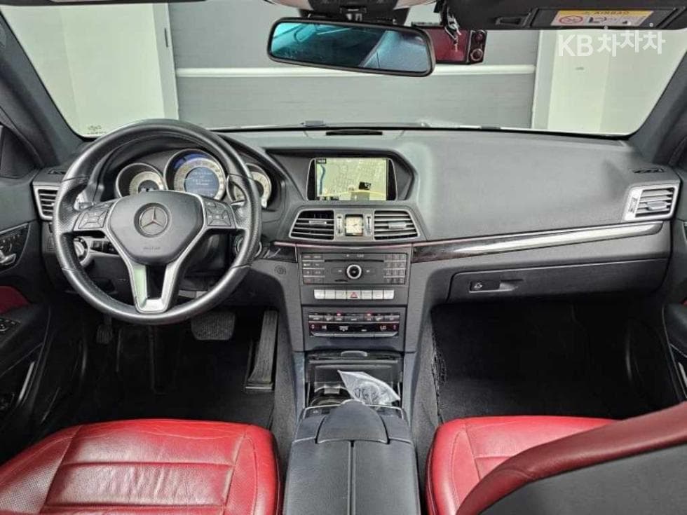 Mercedes-Benz Нов E-КласE200 Купе C207 - 7