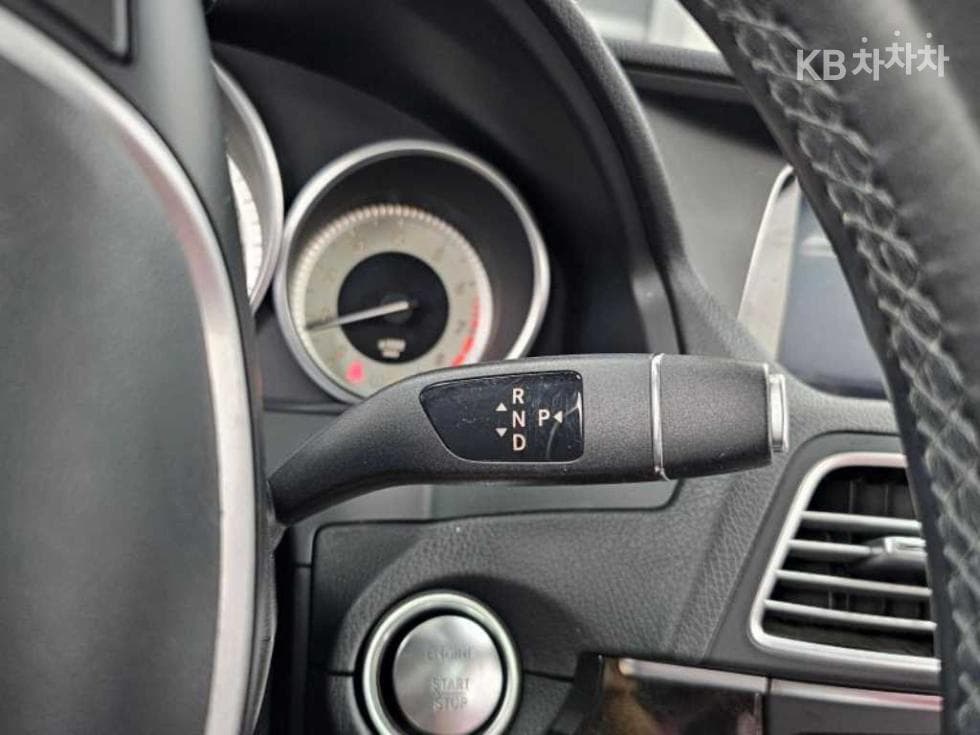 Mercedes-Benz Нов E-КласE200 Купе C207 - 9