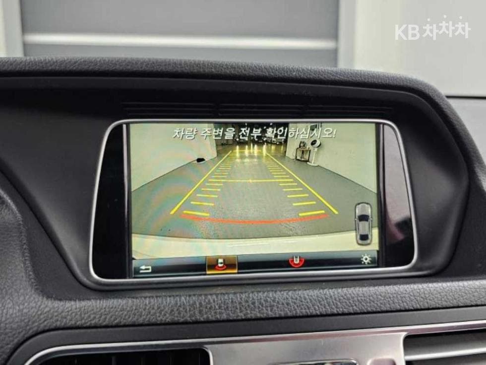 Mercedes-Benz Нов E-КласE200 Купе C207 - 15