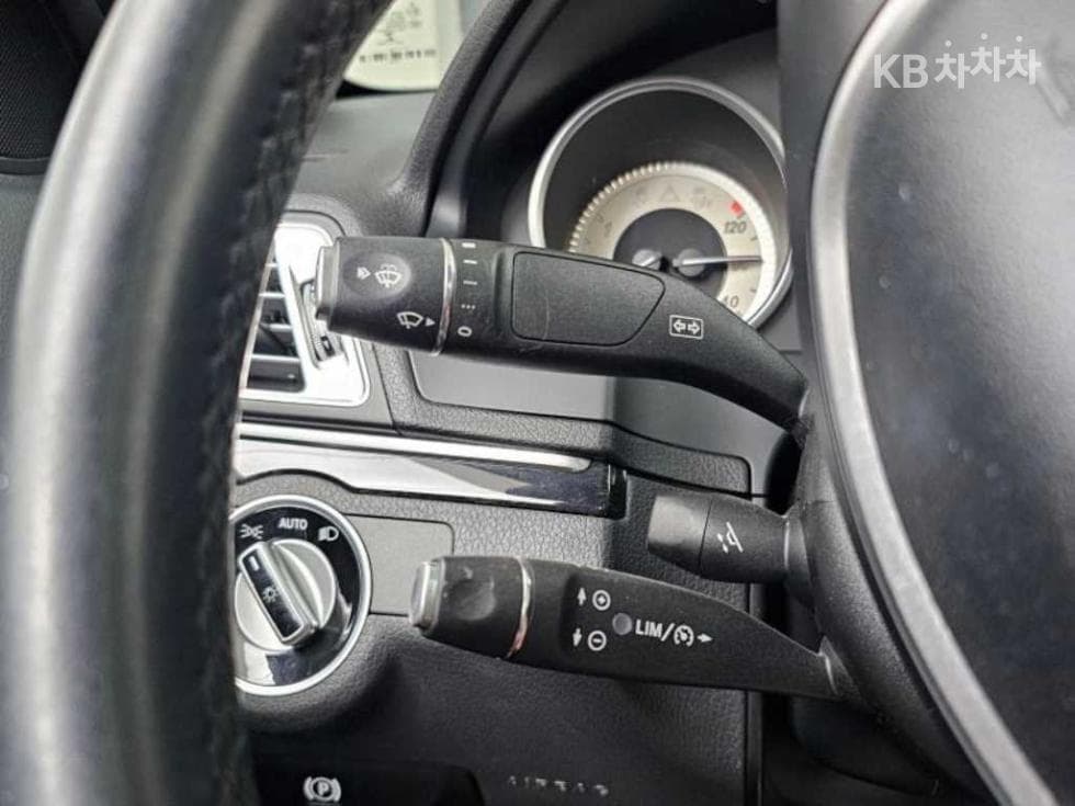 Mercedes-Benz Нов E-КласE200 Купе C207 - 16