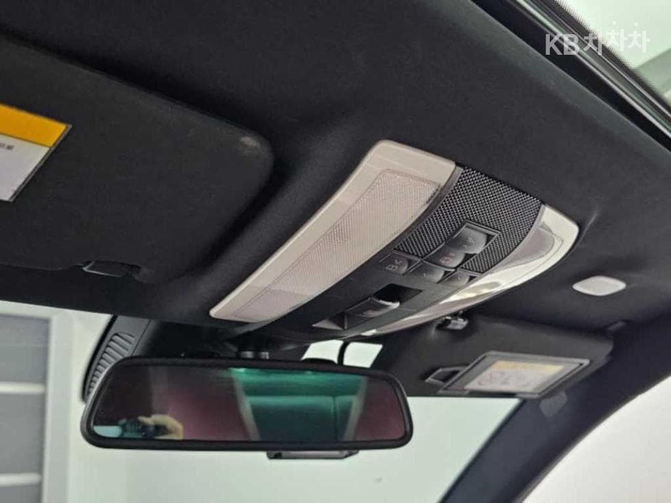 Mercedes-Benz Нов E-КласE200 Купе C207 - 19