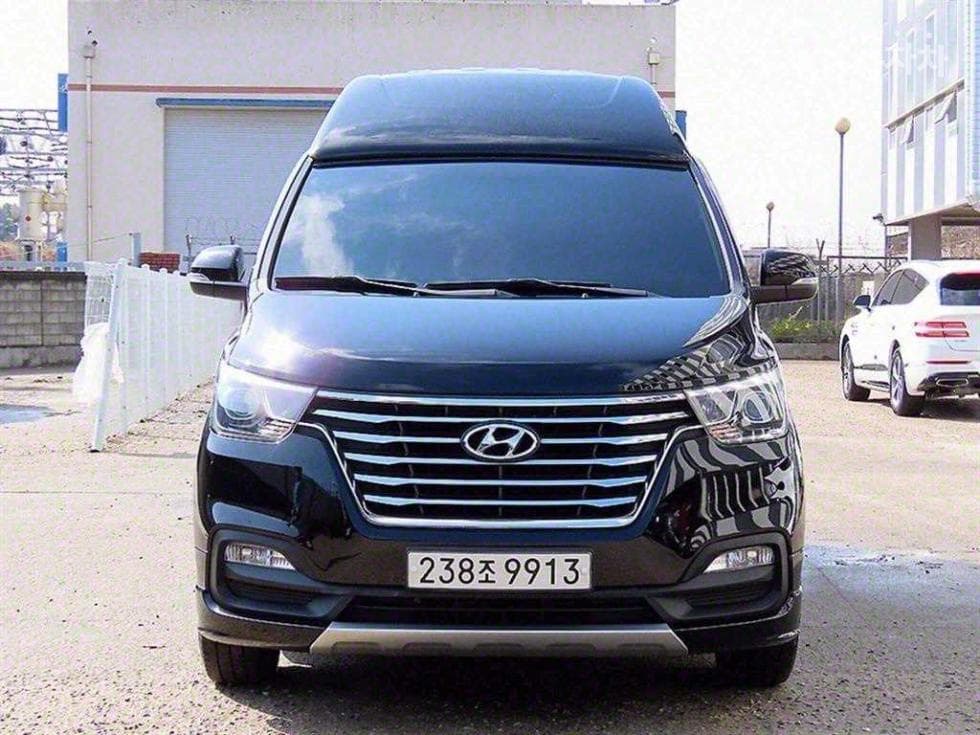 Хюндай The New (фейслифт) 그랜드 Star렉스 Лимузин 9-местен Exclusive - Image 1