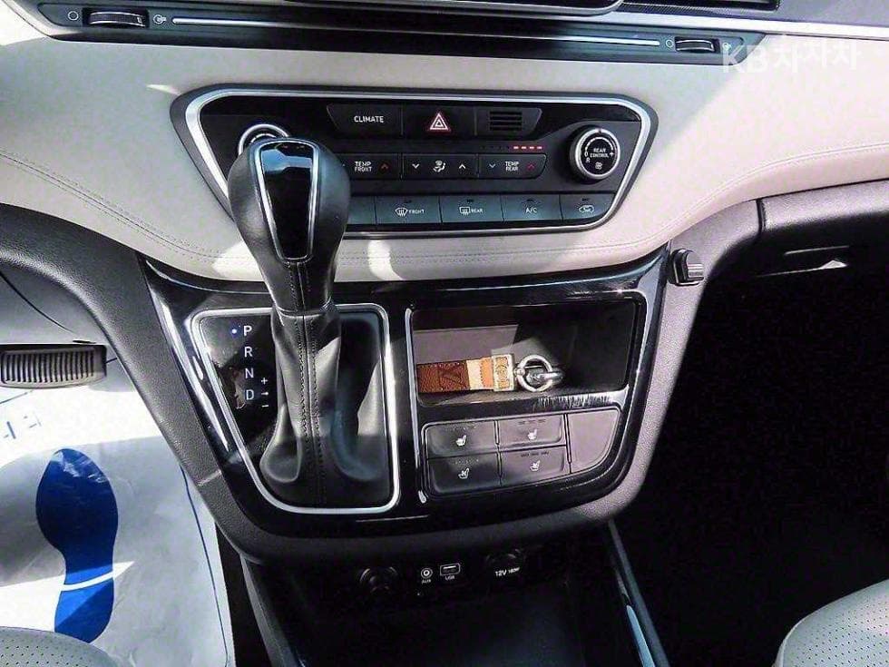 Хюндай The New (фейслифт) 그랜드 Star렉스Лимузин 9-местен Exclusive - 11