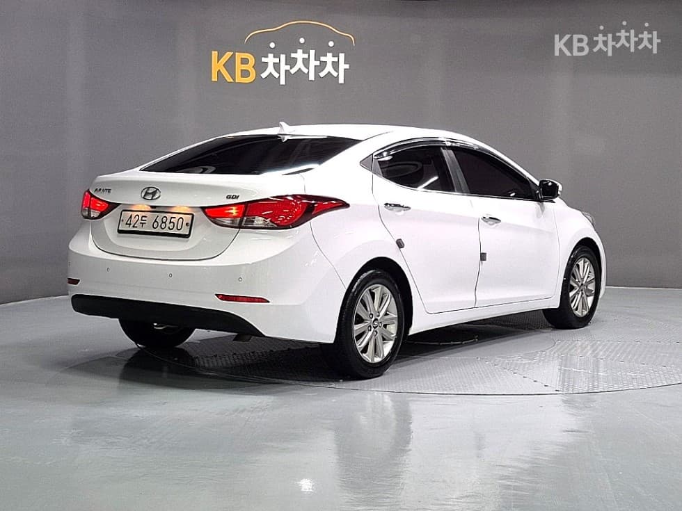 Хюндай The New (фейслифт) Avante (Elantra)1.6 GDi Смарт Стандартен - 3