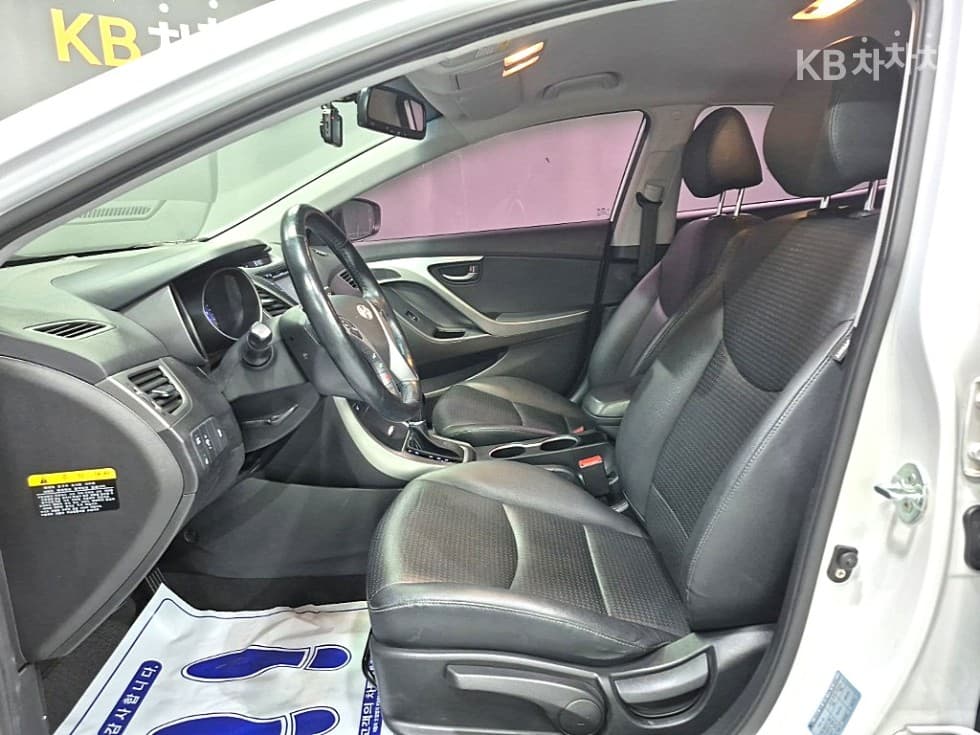 Хюндай The New (фейслифт) Avante (Elantra)1.6 GDi Смарт Стандартен - 14