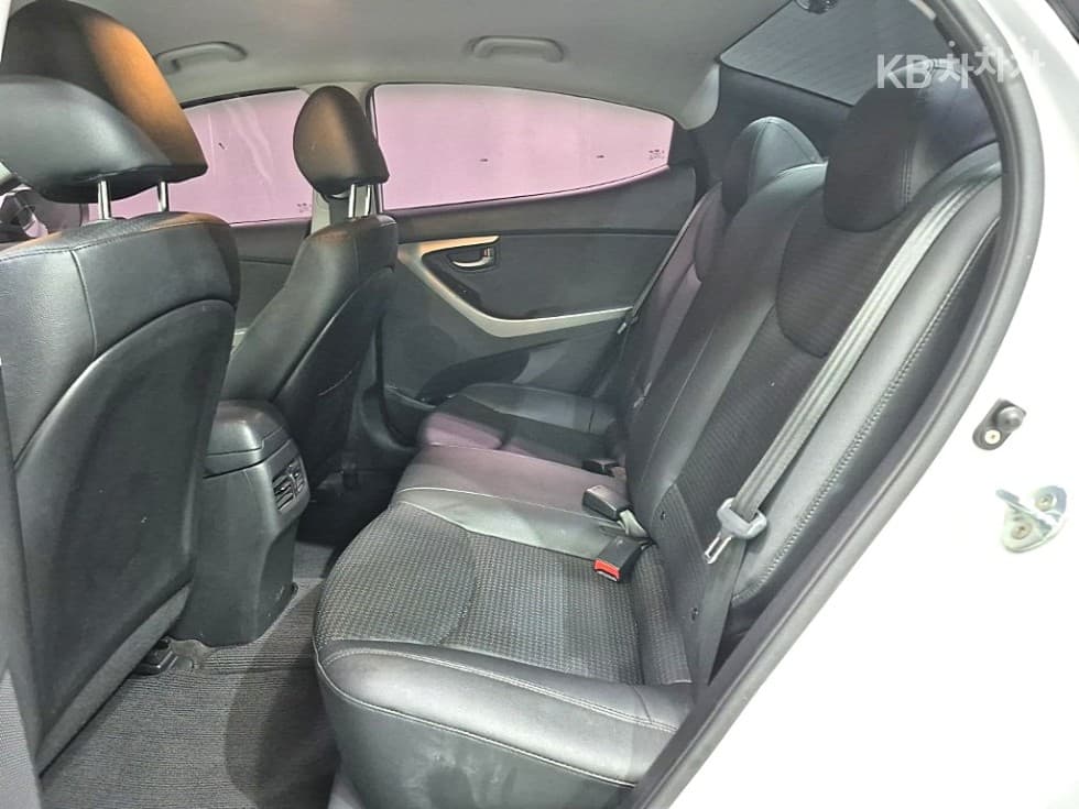 Хюндай The New (фейслифт) Avante (Elantra)1.6 GDi Смарт Стандартен - 13