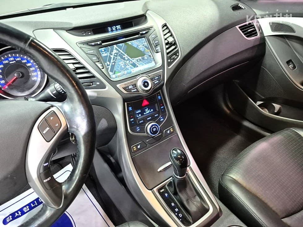 Хюндай The New (фейслифт) Avante (Elantra)1.6 GDi Смарт Стандартен - 10