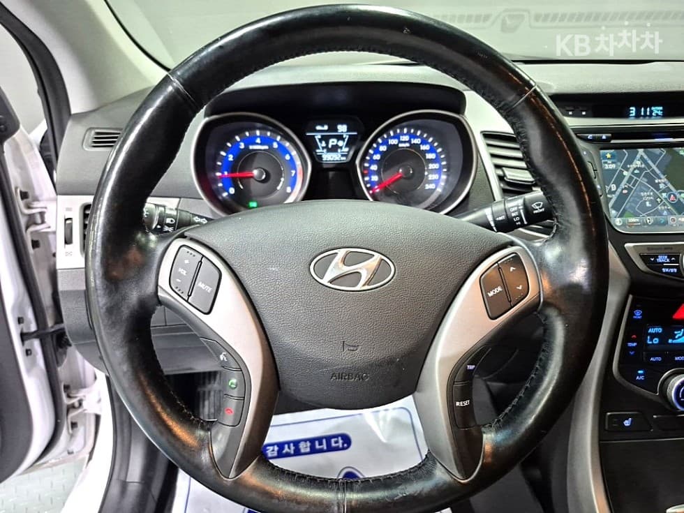 Хюндай The New (фейслифт) Avante (Elantra)1.6 GDi Смарт Стандартен - 16