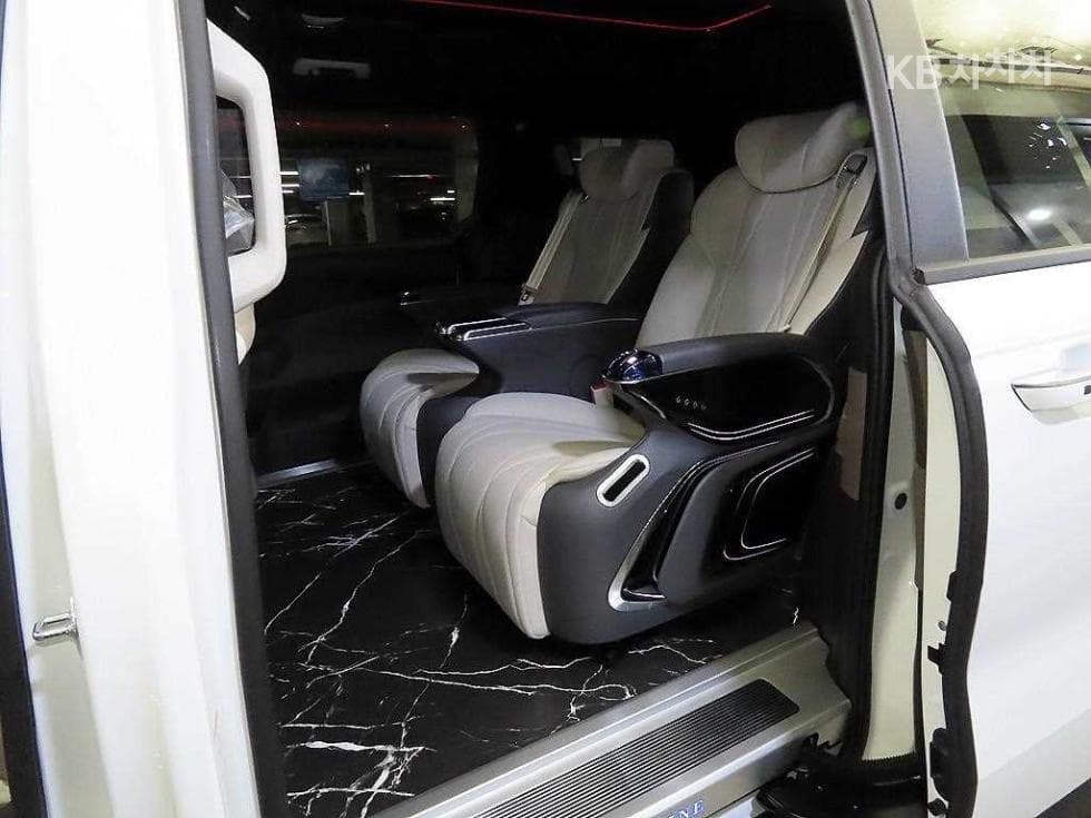 Киа The New (фейслифт) Канивал 4-то поколениеD2.2 9-местен Престиж - 7