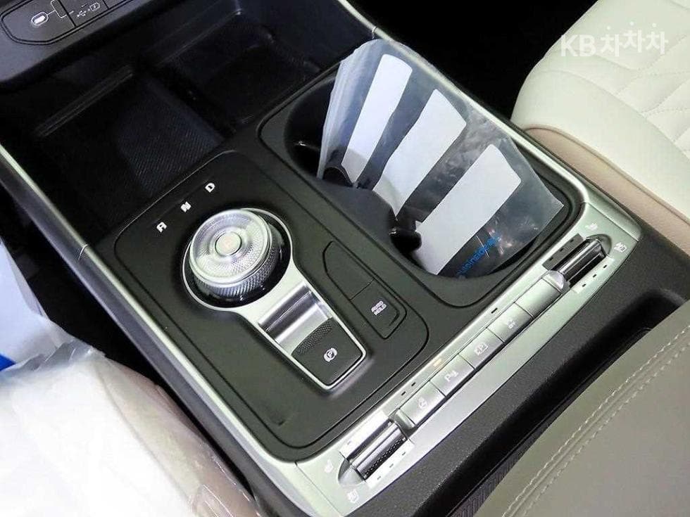 Киа The New (фейслифт) Канивал 4-то поколениеD2.2 9-местен Престиж - 12