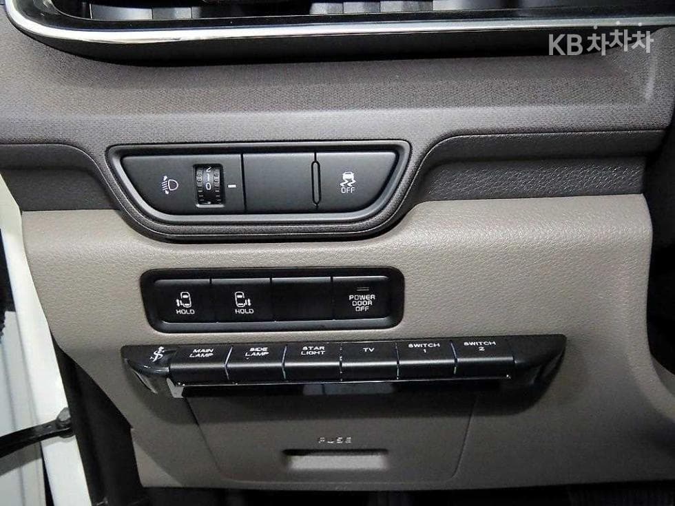 Киа The New (фейслифт) Канивал 4-то поколениеD2.2 9-местен Престиж - 13