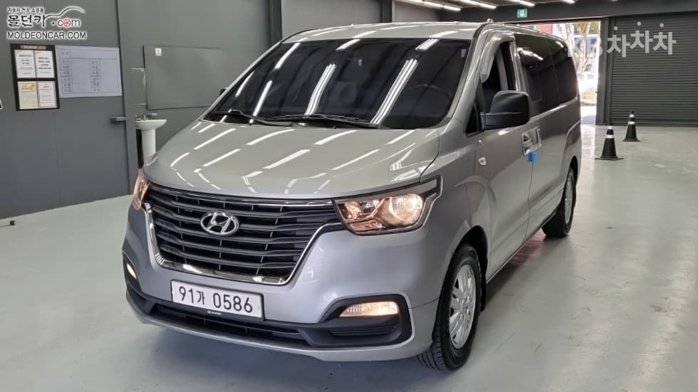 Хюндай The New (фейслифт) 그랜드 Star렉스 Ван 5-местен Modern - Image 1