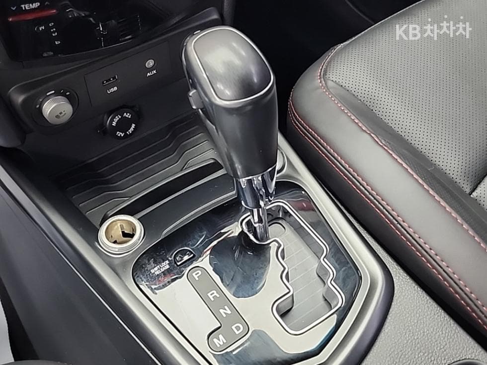 КейДжи Мобилити Тиволи AirБензин 2WD RX - 8