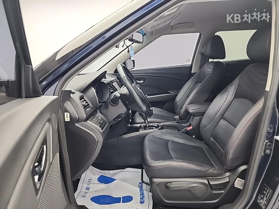 КейДжи Мобилити Тиволи AirБензин 2WD RX - 11