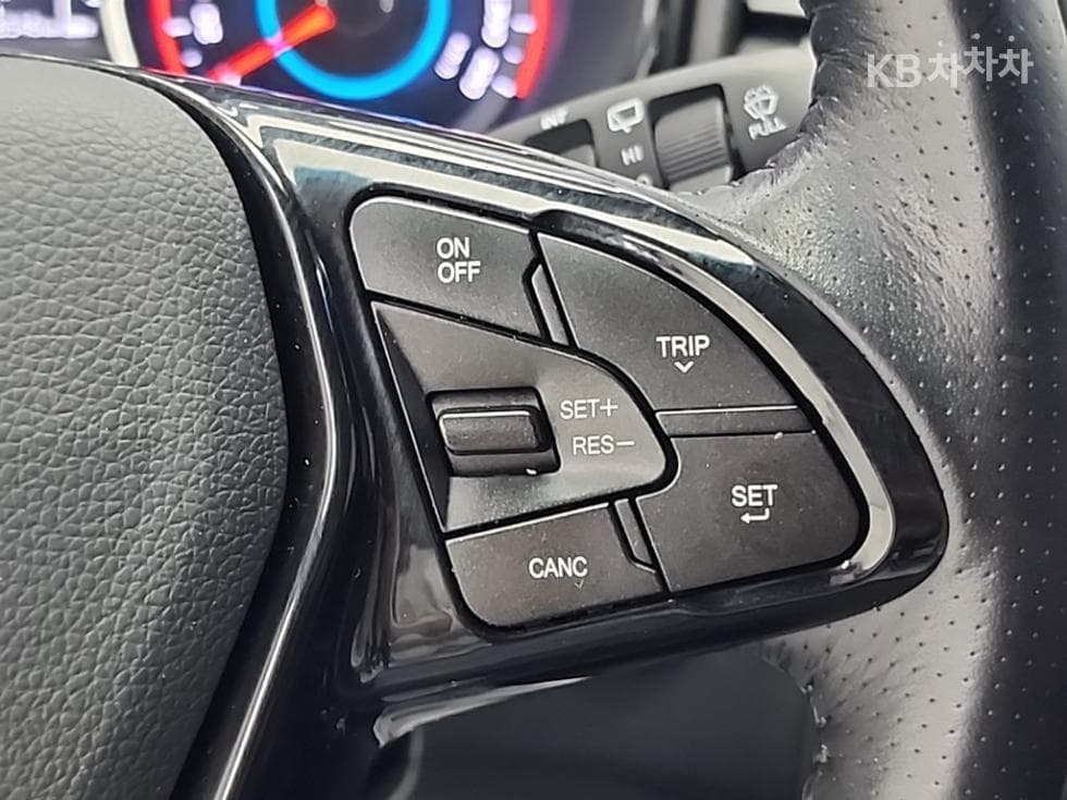 КейДжи Мобилити Тиволи AirБензин 2WD RX - 17