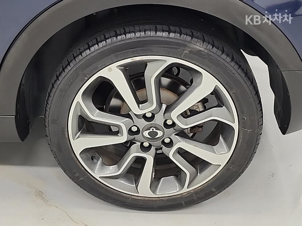 (54ner0463)KG Mobility Tivoli Diesel VX - 20