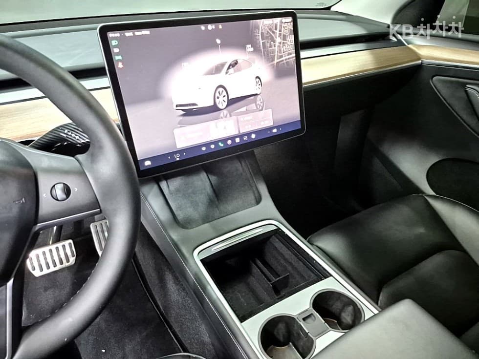 테슬라 Model YRWD Standard - 9