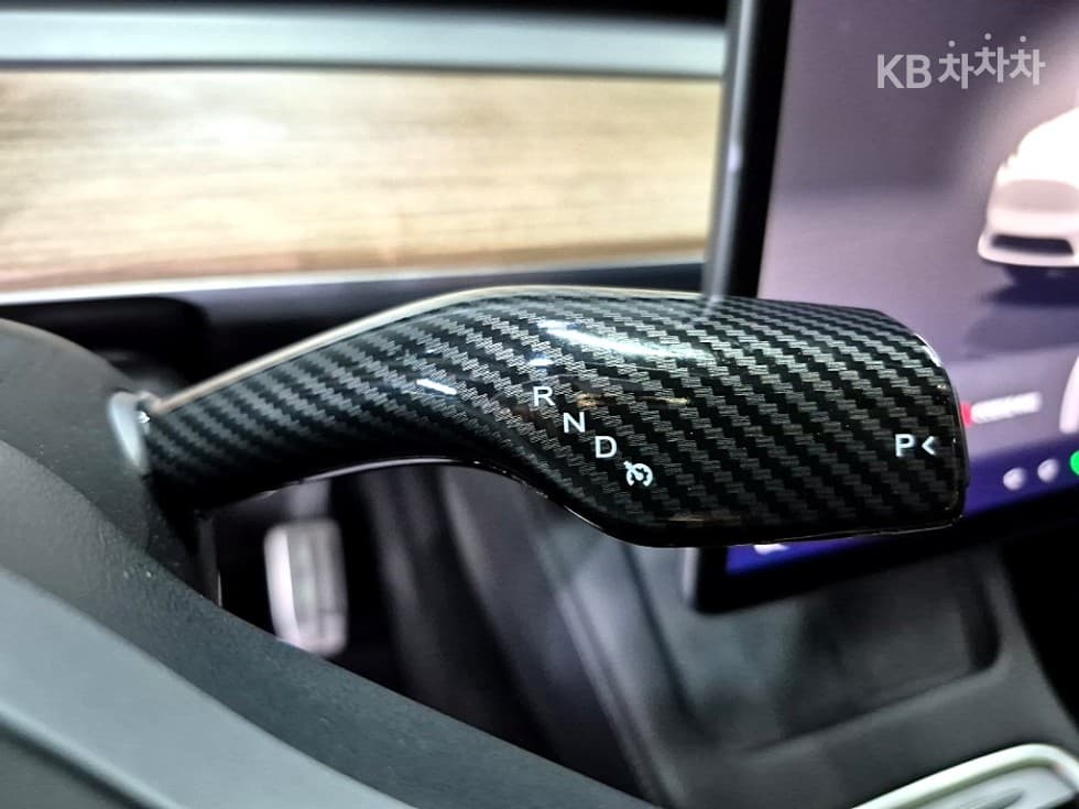 테슬라 Model YRWD Standard - 10