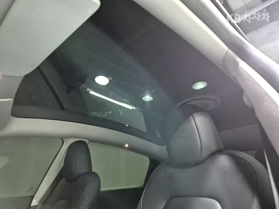 테슬라 Model YRWD Standard - 14