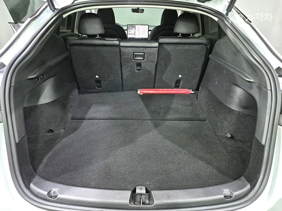 테슬라 Model YRWD Standard - 17