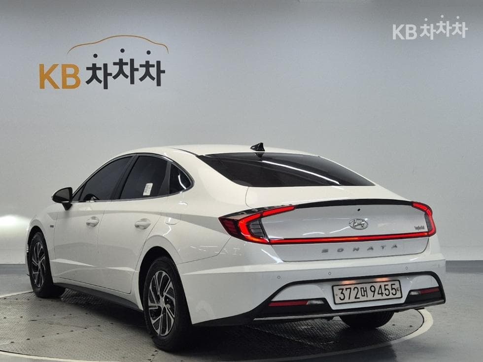 Hyundai Sonata Hybrid (DN8) 2.0 Hybrid Premium - Image 2