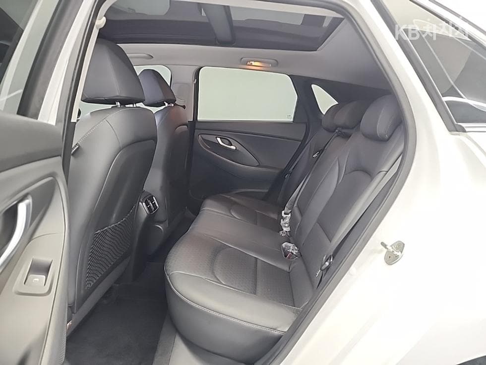 (68so0141)Hyundai i30 (PD)Diesel 1.6 Hyundai - 12