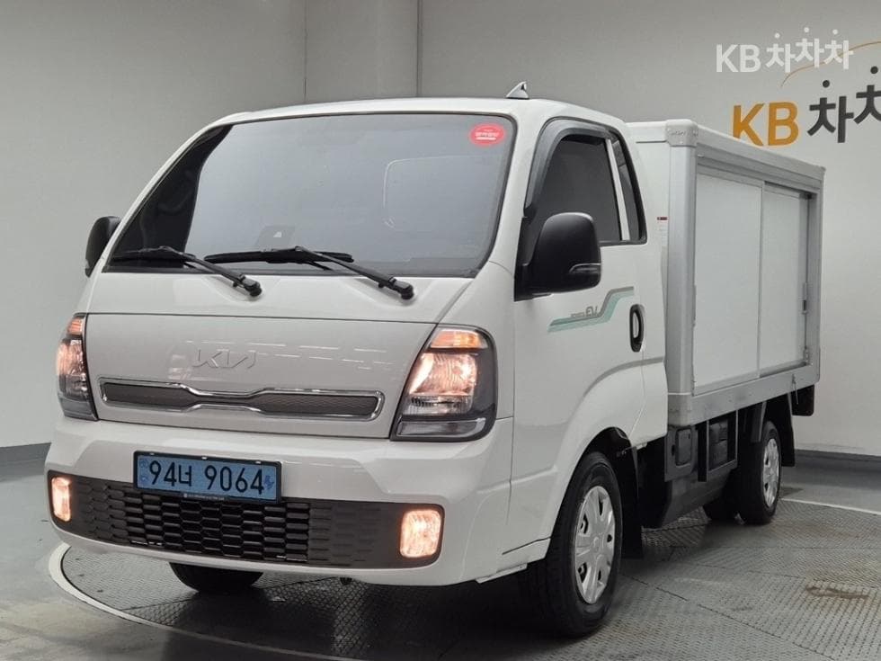 Kia The New (facelift) Bongo 3 (light truck) EV Box Truck 1 Ton 저상형 King Cab Extra Long Standard - Image 1