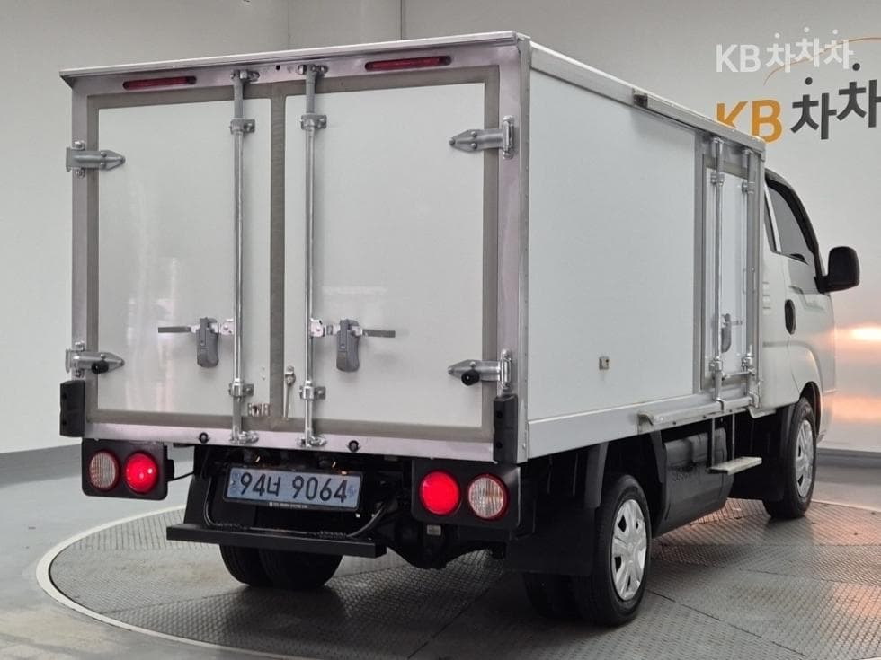 Kia The New (facelift) Bongo 3 (light truck) EVBox Truck 1 Ton 저상형 King Cab Extra Long Standard - 3