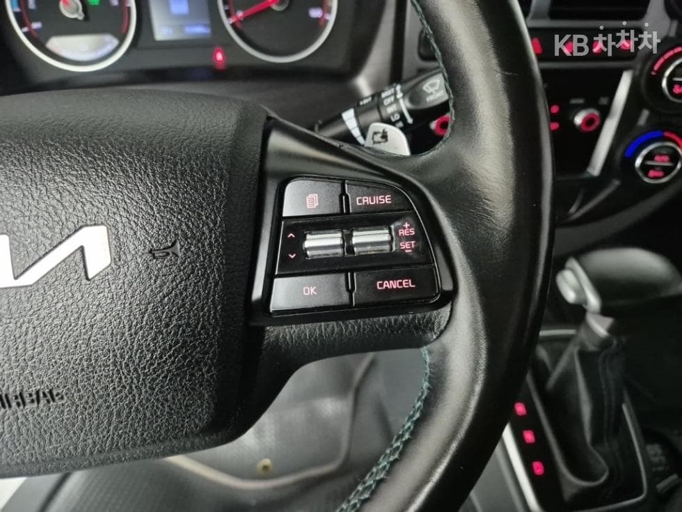 Kia The New (facelift) Bongo 3 (light truck) EVBox Truck 1 Ton 저상형 King Cab Extra Long Standard - 14