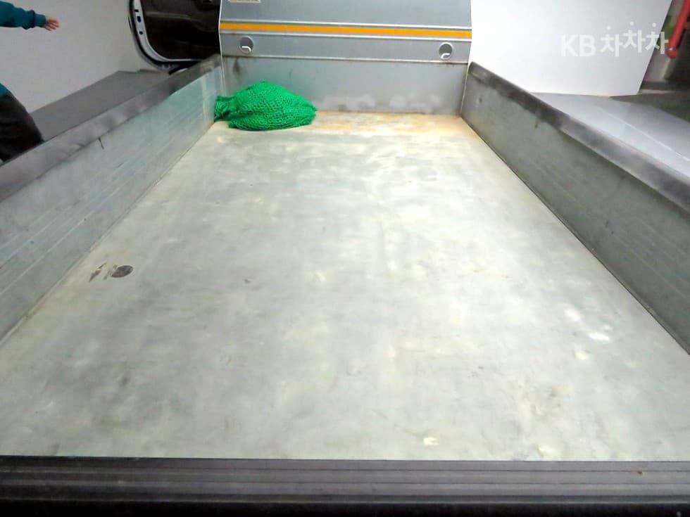 Hyundai Porter 2Extra Long Super Cab CRDi Smart - 18