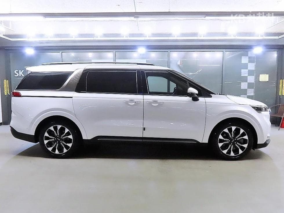 Kia Carnival 4th generationG3.5 GDI 9-seater Signature - 3