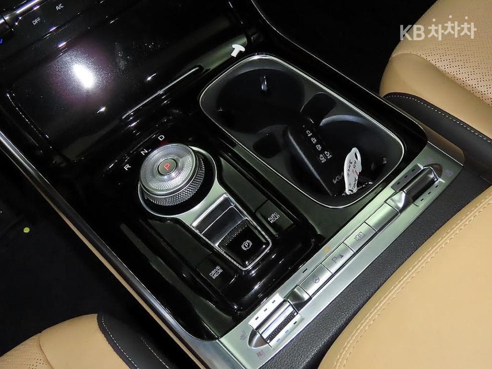 Kia Carnival 4th generationG3.5 GDI 9-seater Signature - 12