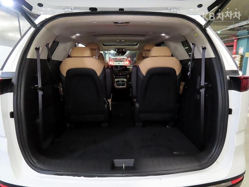 Kia Carnival 4th generationG3.5 GDI 9-seater Signature - 15