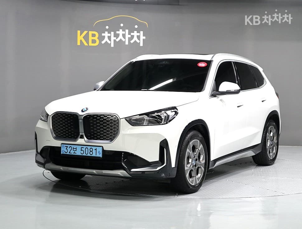 BMW iX1(U11) xDrive 30 xLine - Image 1