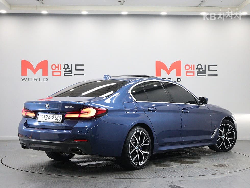 BMW 올Нов5 Серия (G30)530e M Sport - 3