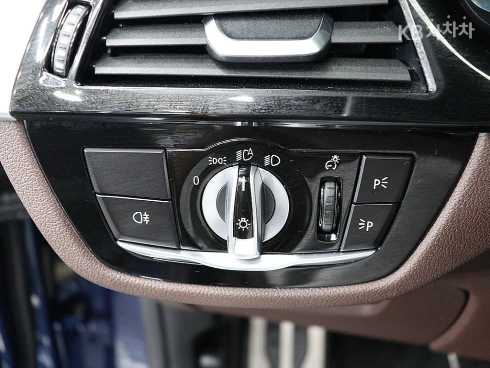 BMW 올Нов5 Серия (G30)530e M Sport - 10