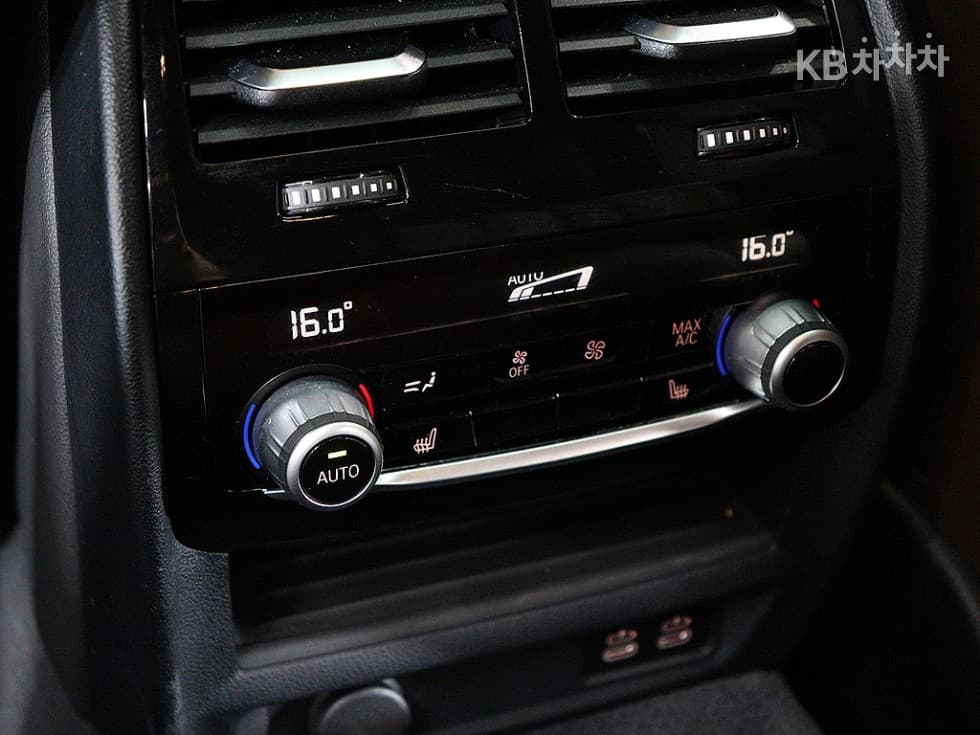 BMW 올Нов5 Серия (G30)530e M Sport - 12