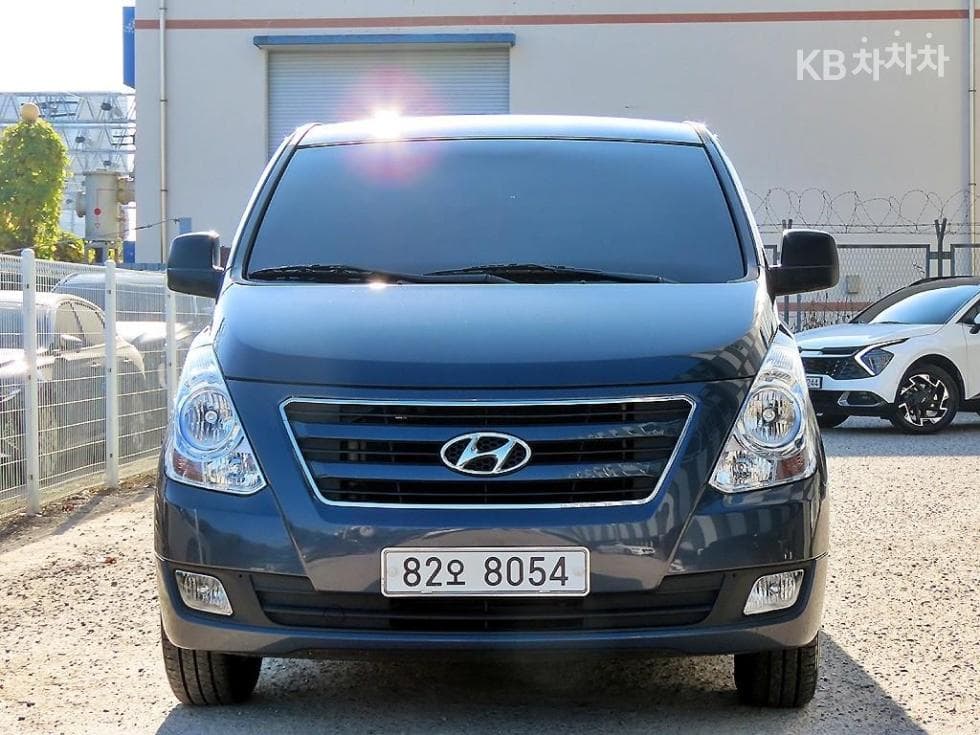 Хюндай Гранд Старекс 5-местен Ван Modern - Image 1