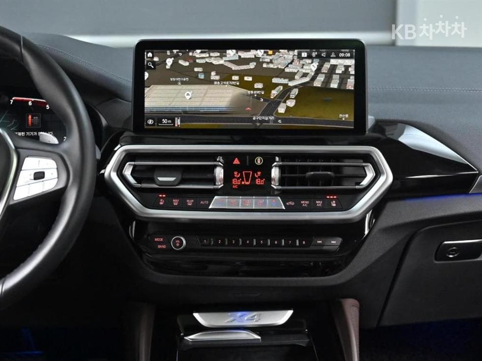 BMW New X4 (G02)xDrive 20i xLine - 13