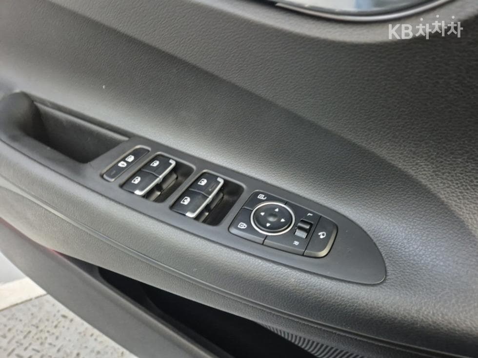 Хюндай The New (фейслифт) Grandeur (Azera)3.3 Le Blanc - 18