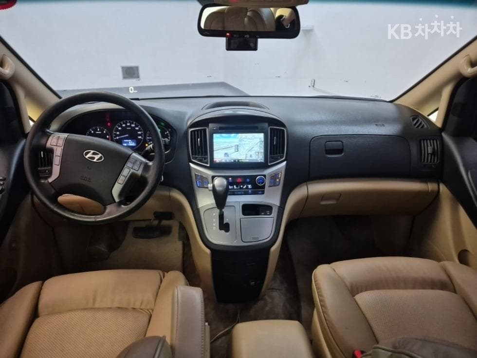 Хюндай Гранд Старекс11-местен Лимузин Модерн Специал - 7