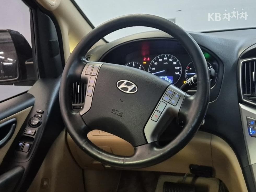 Хюндай Гранд Старекс11-местен Лимузин Модерн Специал - 9