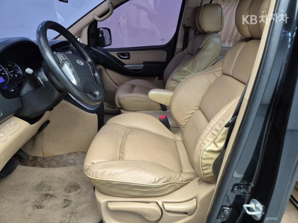 Хюндай Гранд Старекс11-местен Лимузин Модерн Специал - 11