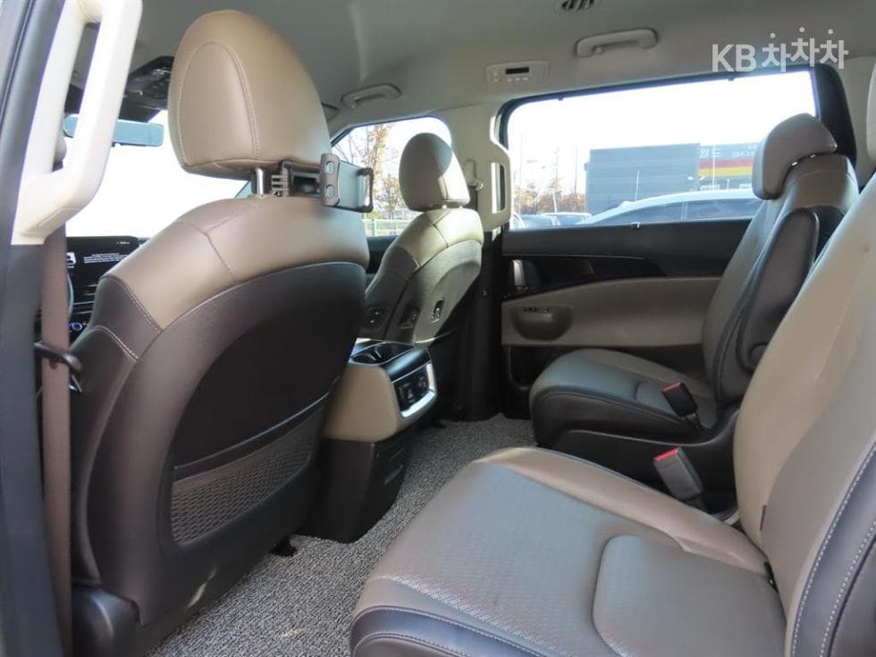 Киа The New (фейслифт) Канивал Хибрид 4-то поколение1.6 HEV 9-местен Gravity - 6