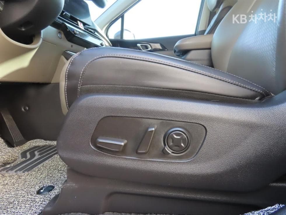 Киа The New (фейслифт) Канивал Хибрид 4-то поколение1.6 HEV 9-местен Gravity - 17