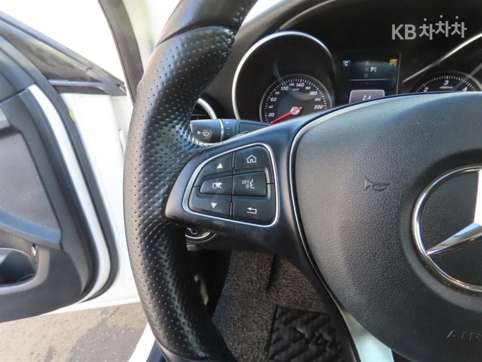 Mercedes-Benz The New (фейслифт) C-КласC220 d 4Matic W205 - 12