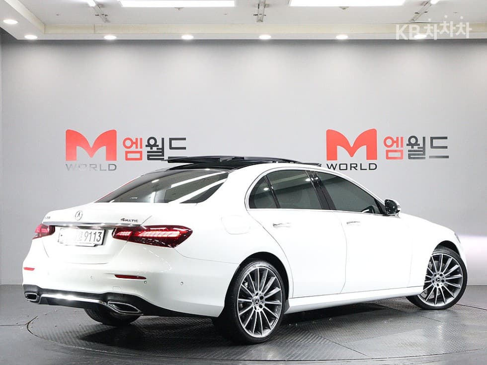 Mercedes-Benz E-Клас (W213)E350 4MATIC AMG Line - 3