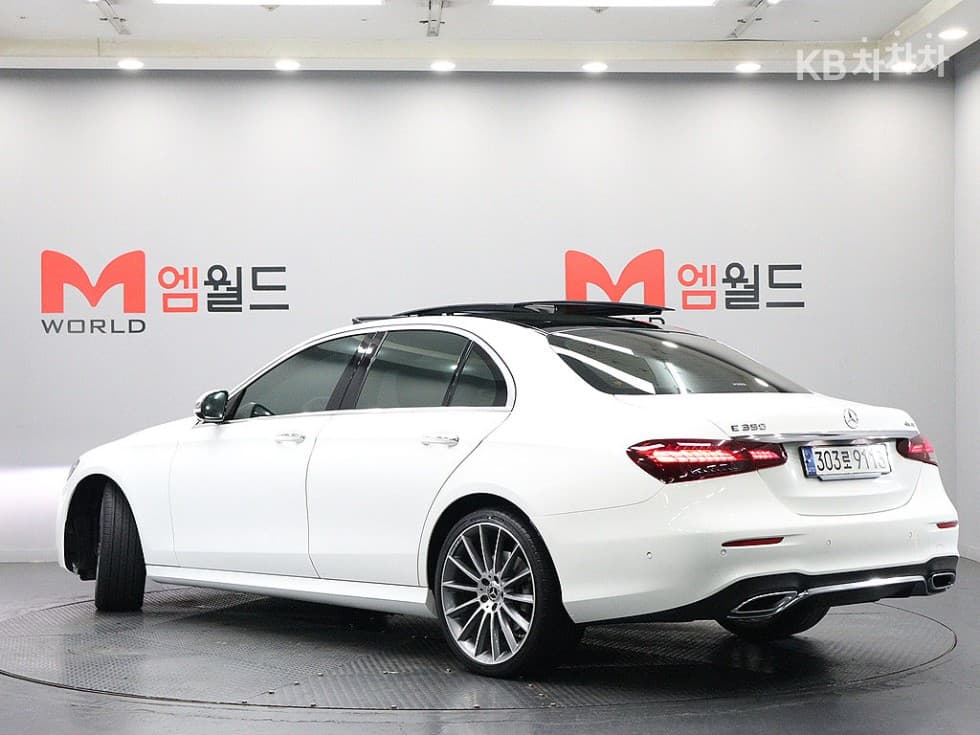 Mercedes-Benz E-Клас (W213)E350 4MATIC AMG Line - 4