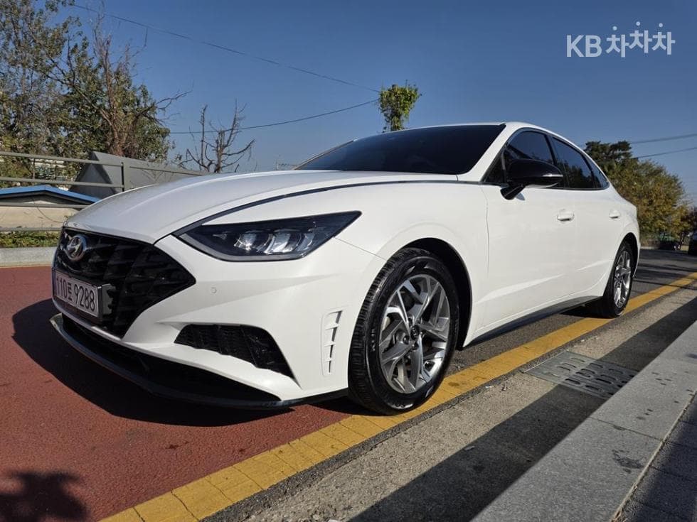 Hyundai Sonata (DN8) 2.0 Sensuous Premium Plus - Image 1