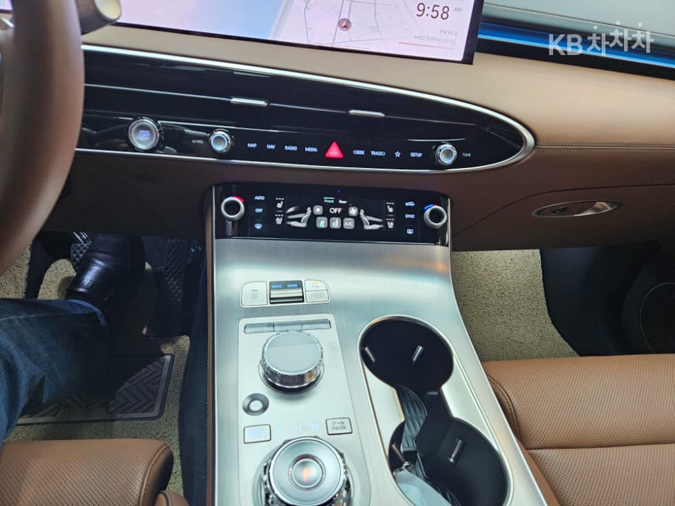 Дженезис GV70Бензин 2.5T 2WD - 12